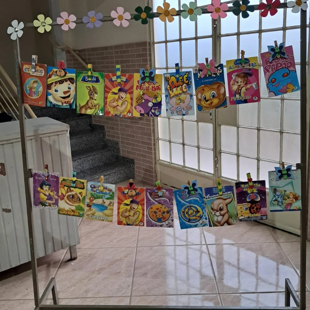 Entre poemas, cantigas e um teatro encantador - Santa Luzia Rede Passionista de Educa��o