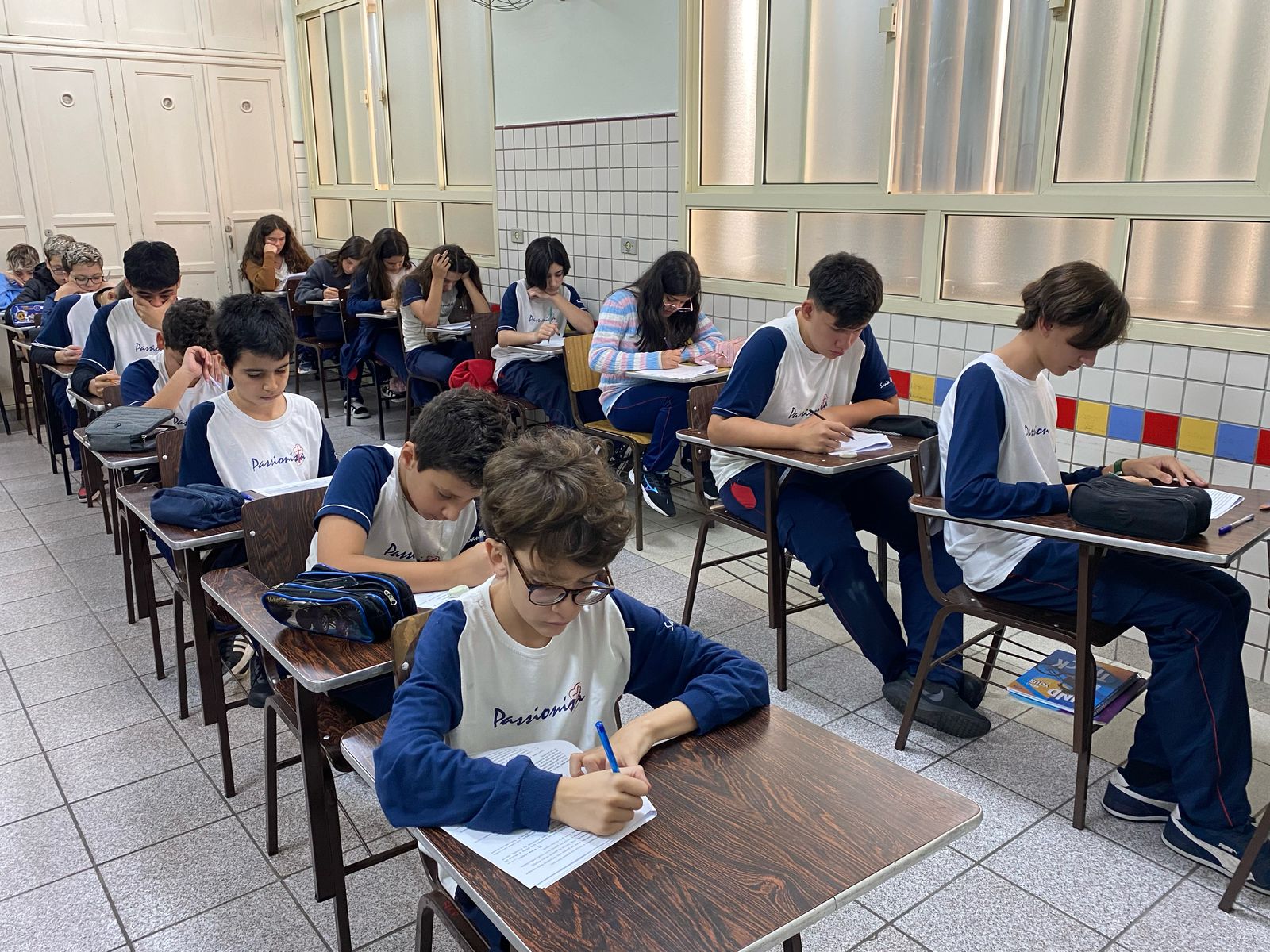 Prova da Olimpíada Brasileira de Astronomia e Astronáutica (OBA) - Santa Gema Rede Passionista de Educação Prova da Olimpíada Brasileira de Astronomia e Astronáutica (OBA) - Santa Gema Rede Passionista de Educação