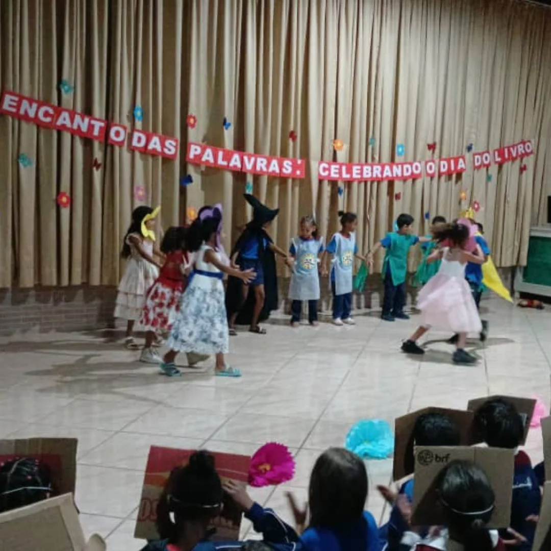 Encanto das Palavras - Santa Luzia Rede Passionista de Educa��o