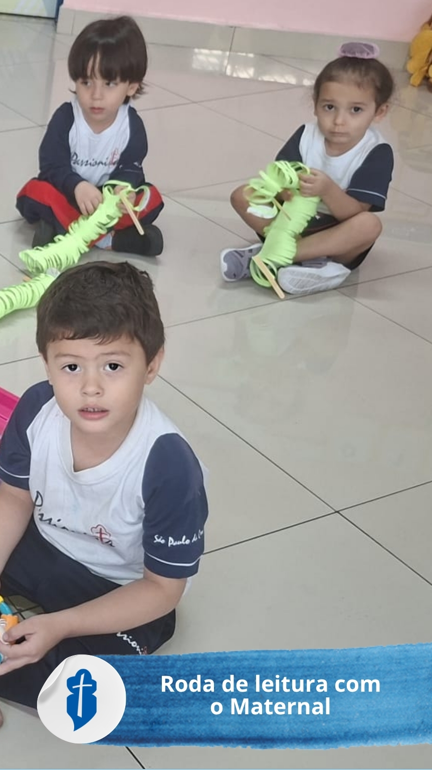 Roda de leitura com o Maternal - S�o Paulo da Cruz Rede Passionista de Educa��o
