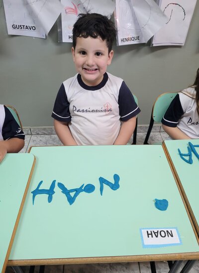 Brincando com as Letras: Formando o Meu Nome com Massinha - João Paulo II Rede Passionista de Educação Brincando com as Letras: Formando o Meu Nome com Massinha - João Paulo II Rede Passionista de Educação