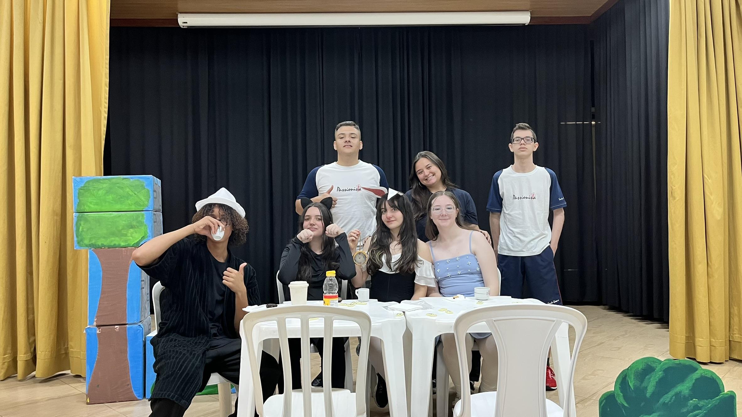 1 EM - Um Ch Maluco - Santa Gema Rede Passionista de Educao