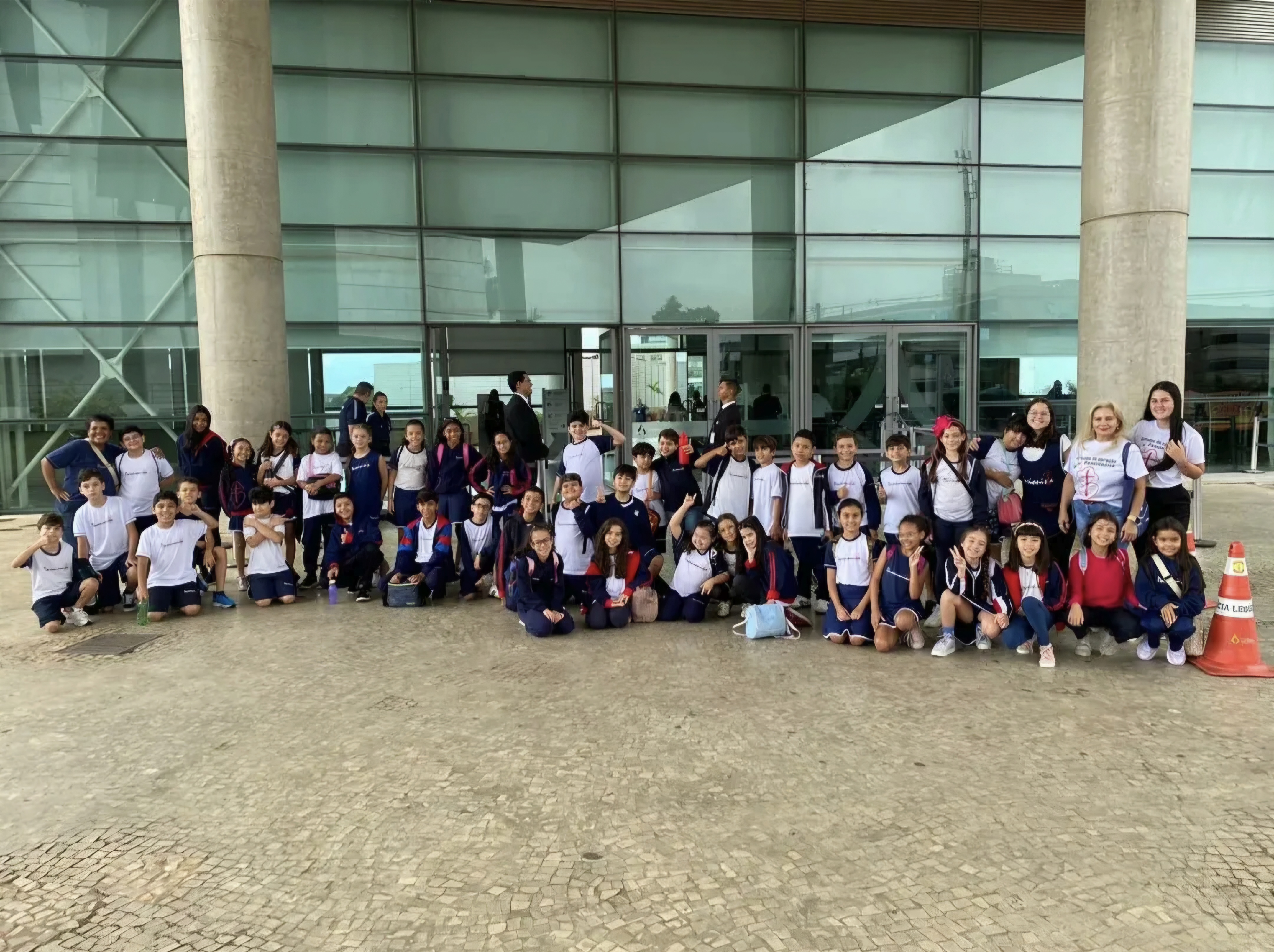 Nossos alunos participaram de uma visita � C�mara Legislativa - M�e da Santa Esperan�a Rede Passionista de Educa��o