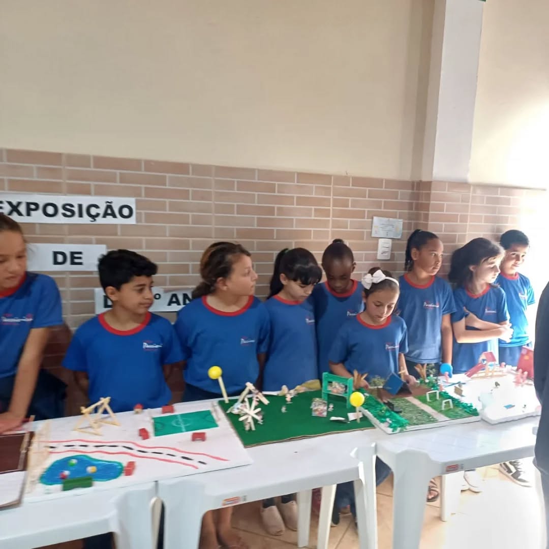 Exposi��o de Arte - 3�ano - Santa Luzia Rede Passionista de Educa��o