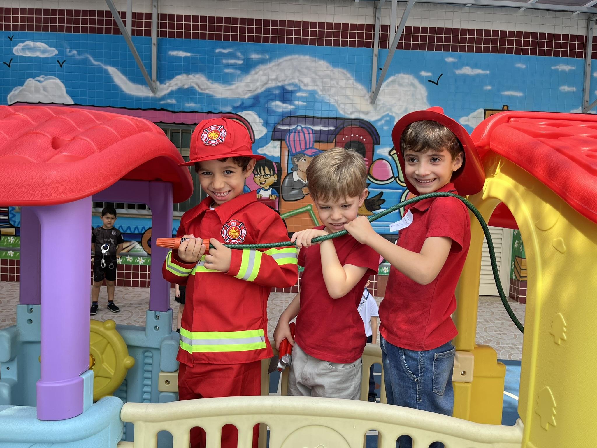 Ed Infantil - Dia das Profiss�es - Santa Gema Rede Passionista de Educa��o