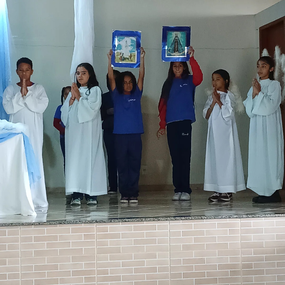 Um dia de f� e devo��o - Santa Luzia Rede Passionista de Educa��o