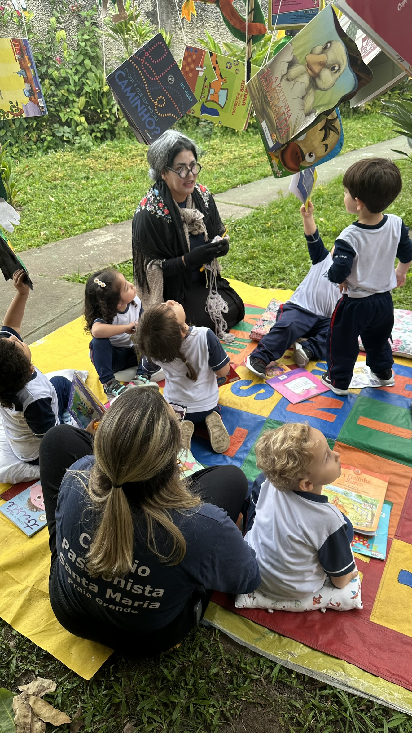 Educa��o Infantil - Visita da Vov� Maria - Santa Maria Rede Passionista de Educa��o