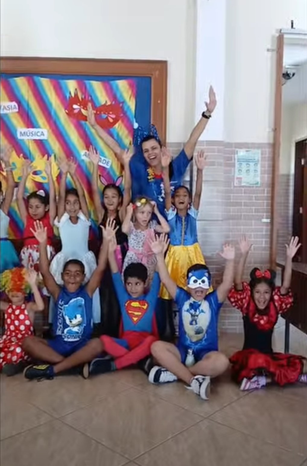 Em clima de Carnaval - Santa Luzia Rede Passionista de Educa��o