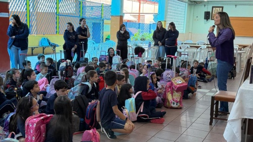 Visita Ex-Educanda Tha�s Jer�nimo - S�o Jos� Rede Passionista de Educa��o