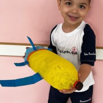 Brinquedos com materiais recicláveis - Maternal - São Paulo da Cruz - Rede Passionista de Educação Brinquedos com materiais recicláveis - Maternal - São Paulo da Cruz - Rede Passionista de Educação