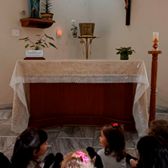 Visita a capela do colégio - Maternal I B - João XXIII - Rede Passionista de Educação Visita a capela do colégio - Maternal I B - João XXIII - Rede Passionista de Educação
