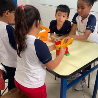 Robô jogador de Hóquei - 2º Ano - São Paulo da Cruz  - Rede Passionista de Educação Robô jogador de Hóquei - 2º Ano - São Paulo da Cruz  - Rede Passionista de Educação