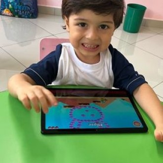 Atividade com os tablets - Maternal I e II - São Paulo da Cruz - Rede Passionista de Educação Atividade com os tablets - Maternal I e II - São Paulo da Cruz - Rede Passionista de Educação